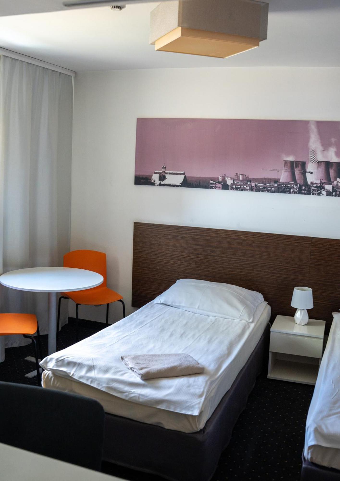 Aparthotel Strefa Budget Tychy Esterno foto
